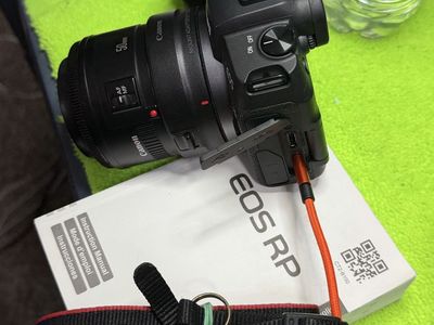 Canon rp, adapter, tamron 17-50, ef 85 1.4