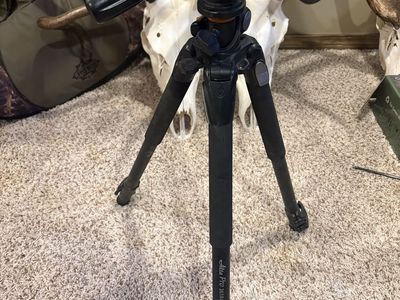 Vanguard Alta Pro 263AB 100 Aluminum Tripod with SBH-100 Ball Head - Used Excellent