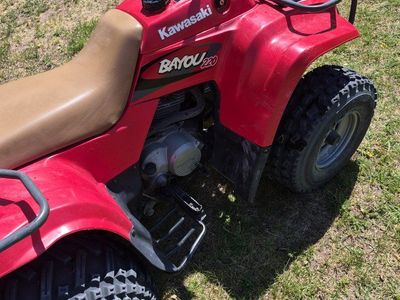 1998 Kawasaki Bayou 220