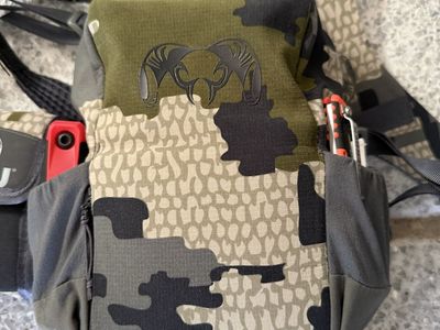 KUIU Binocular harnesses