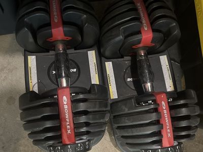 Bowflex SelectTech Adjustable Dumbbells Pair with Storage Trays