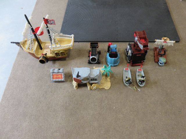 LOT OF 1990'S FISHER PRICE PIRATE TOYS