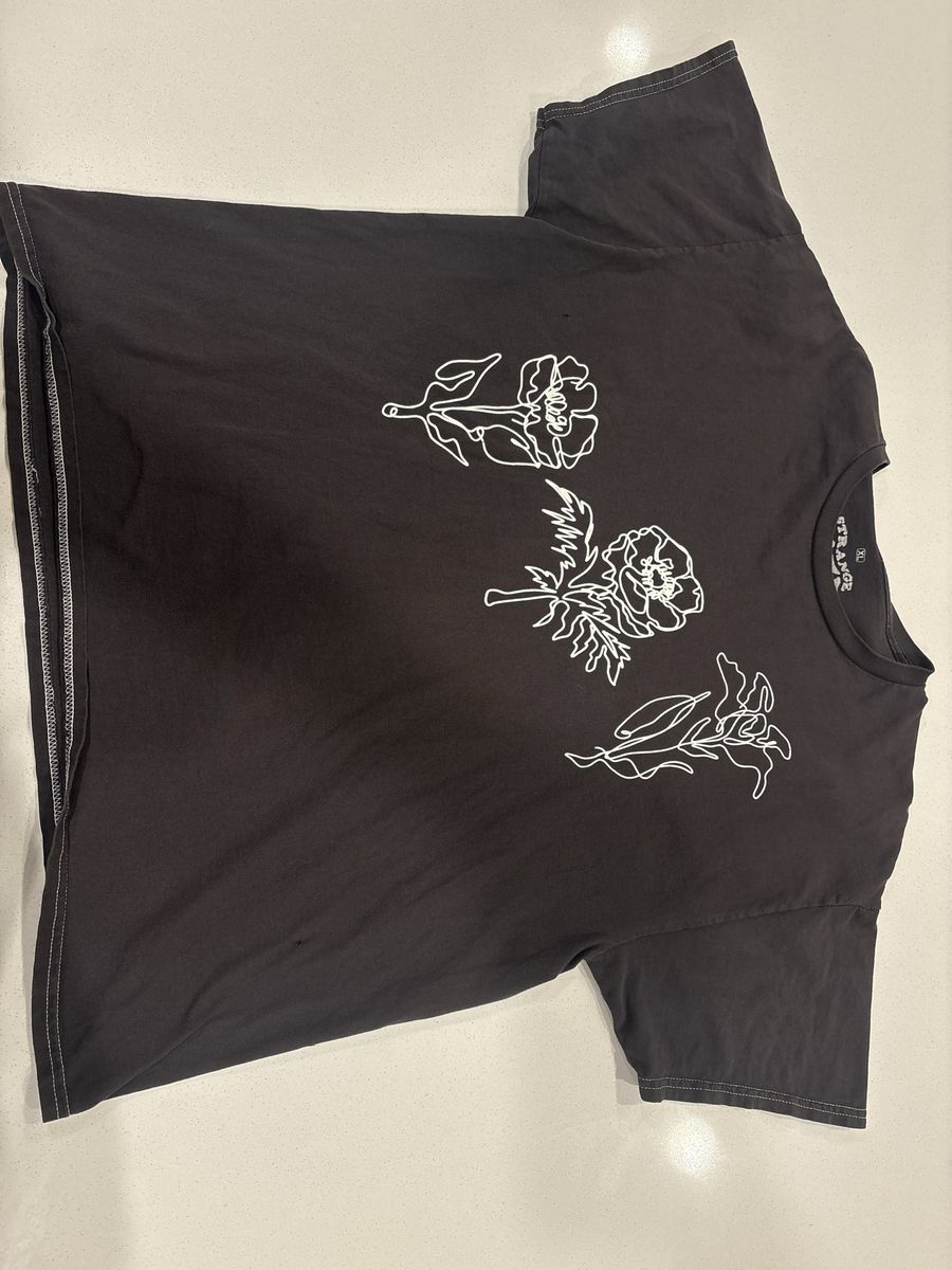 Strange Daze Black Floral Graphic T-Shirt Size XL