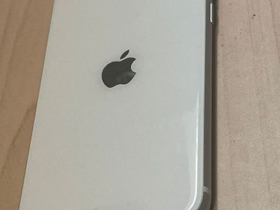 Iphone SE - 64GB - 3 GEN - Unlocked