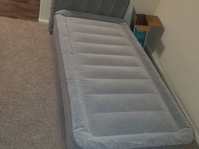 bestway twin size 18" inflatable Air Mattress Bed with Built-In Electric Pump and Headboard