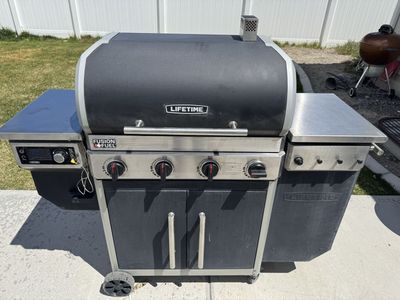 Lifetime grill / smoker