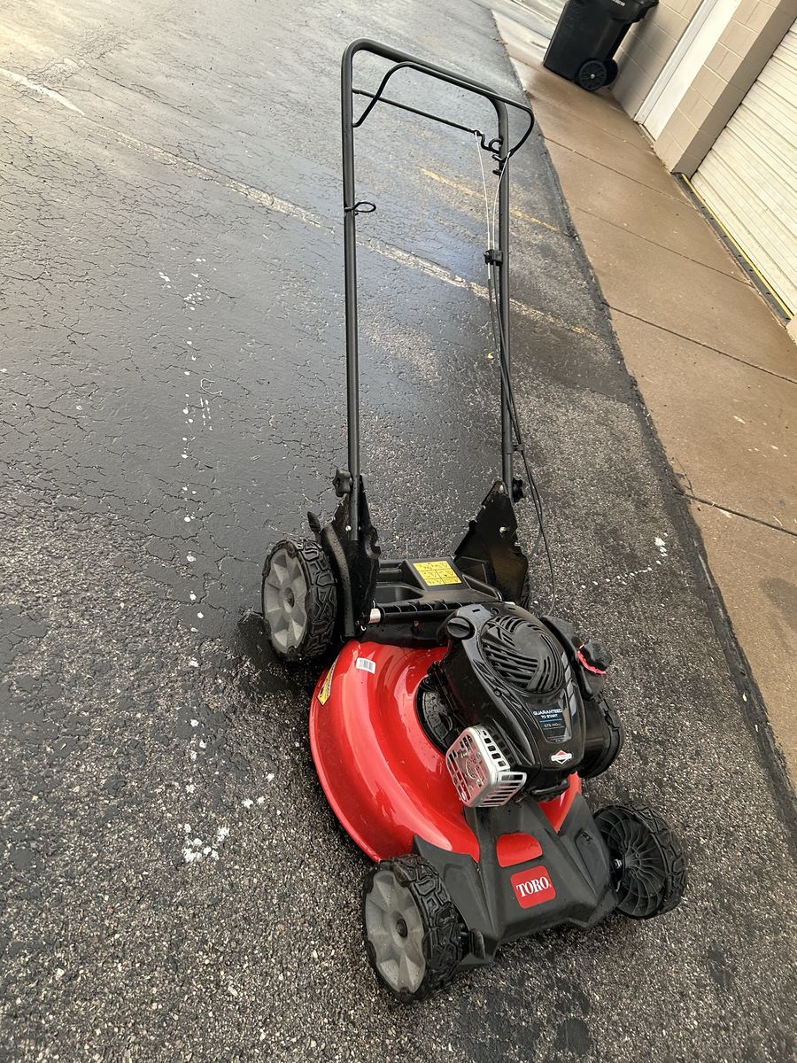 New toro mower needs pulla cord and bag