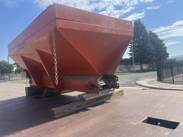Sand / Salt spreader Swenson , conveyor bottom motorized power spreader