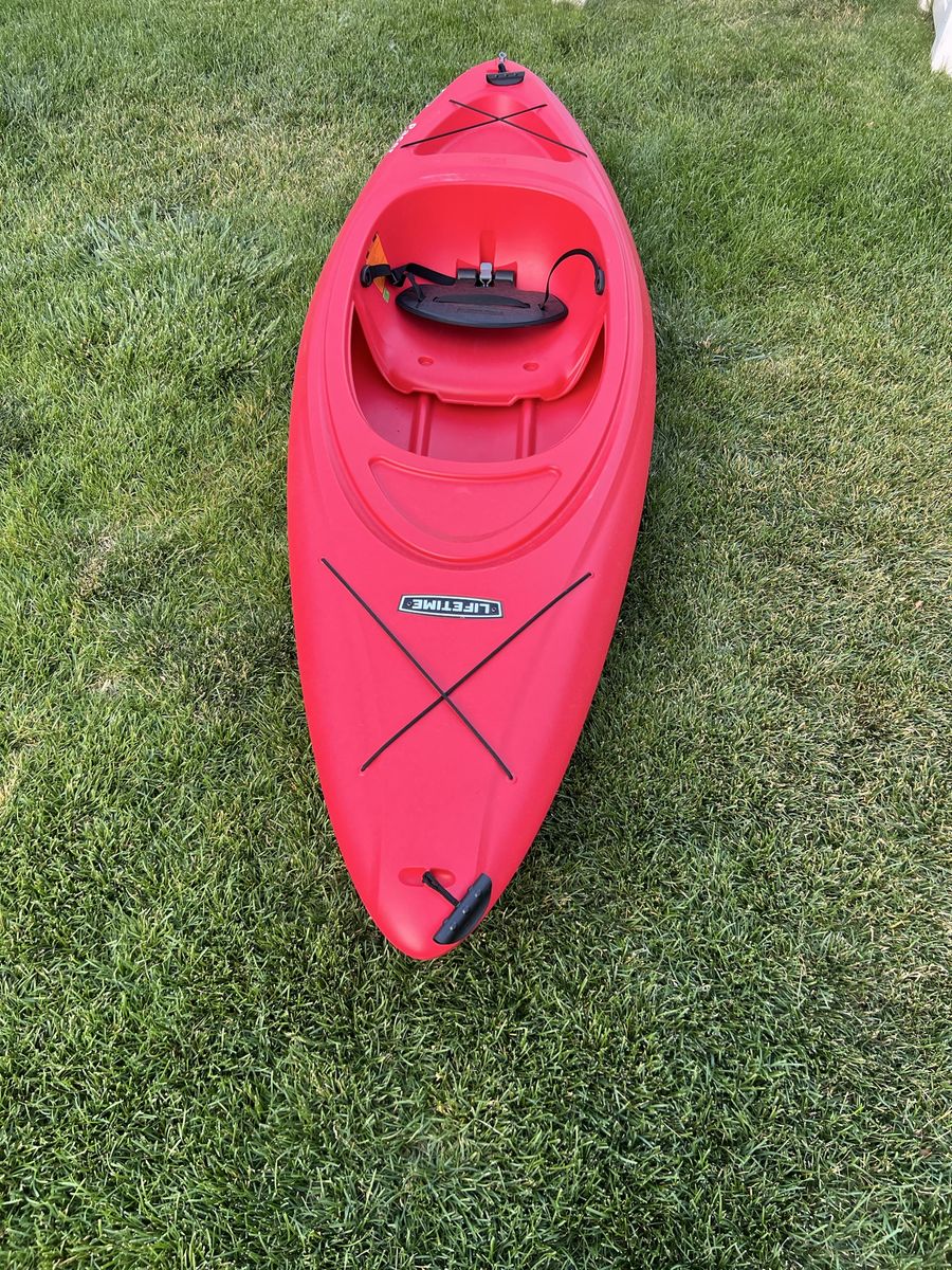 Lifetime pacer 8ft kayak