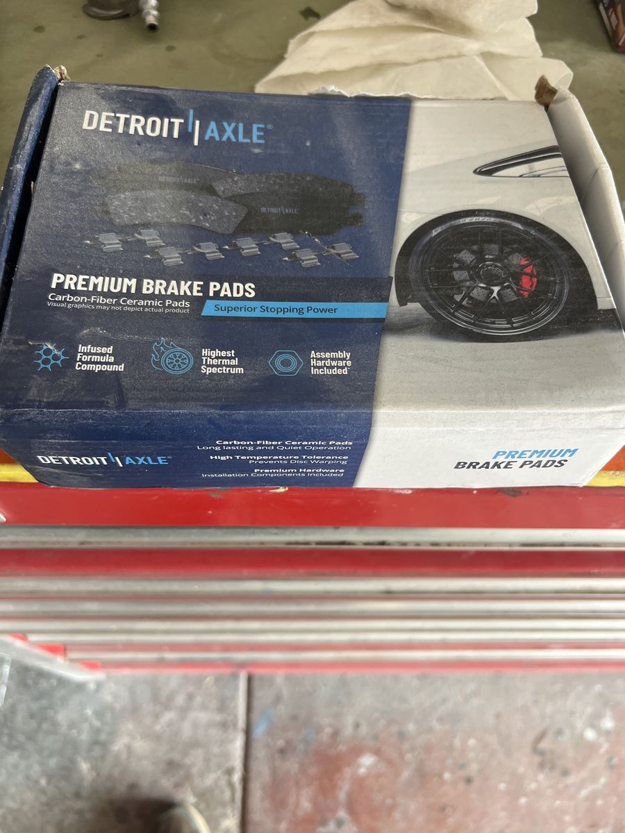 Front disc brake pads