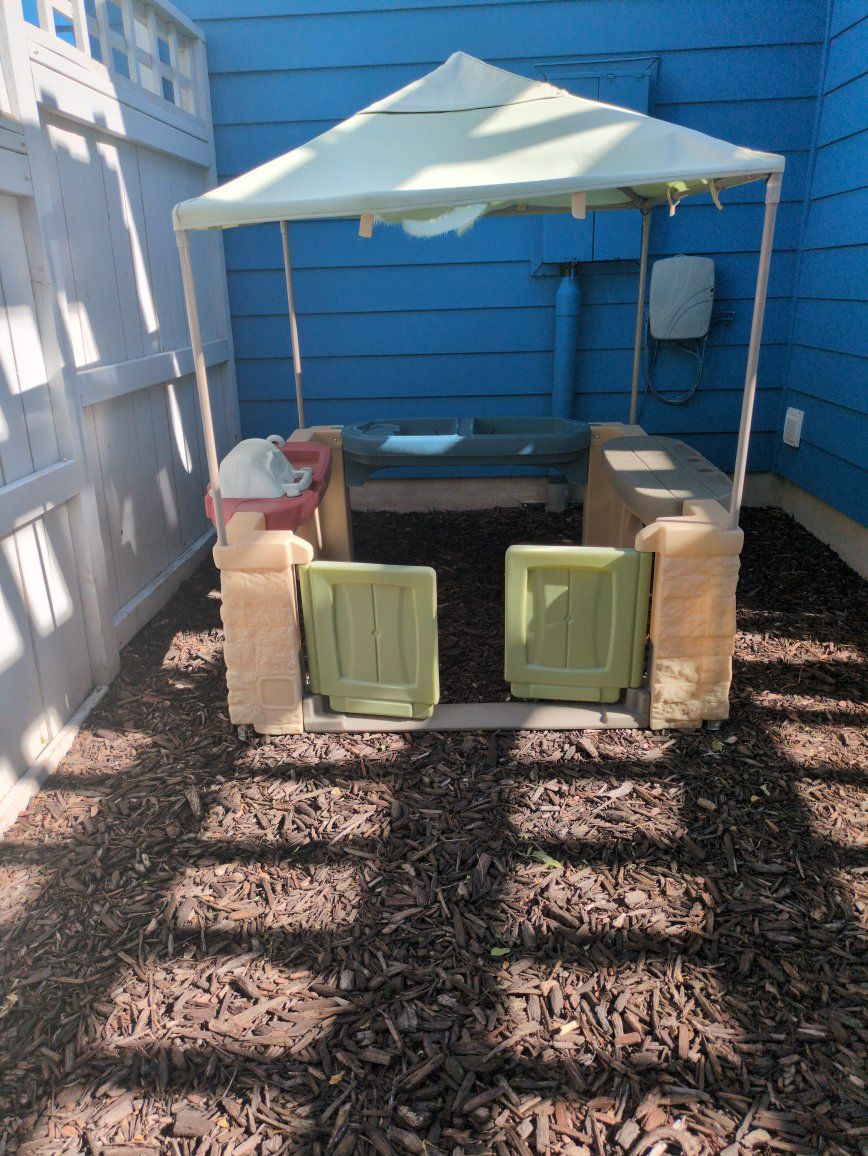 Step 2 Outdoor Play Kitchen