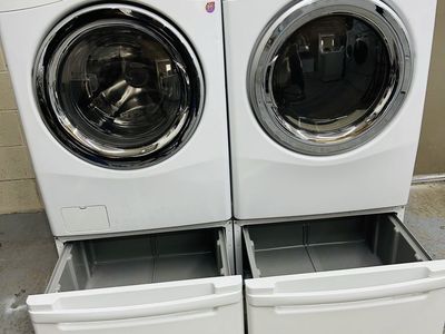 Lg washer and dryer set with pedestals