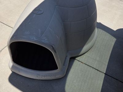 Petmate Indigo dog house