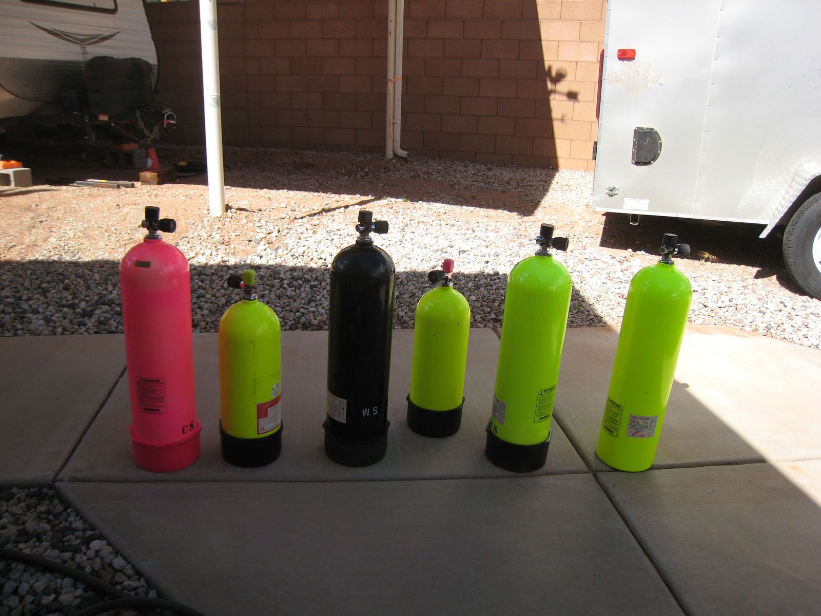 Individual scuba tank