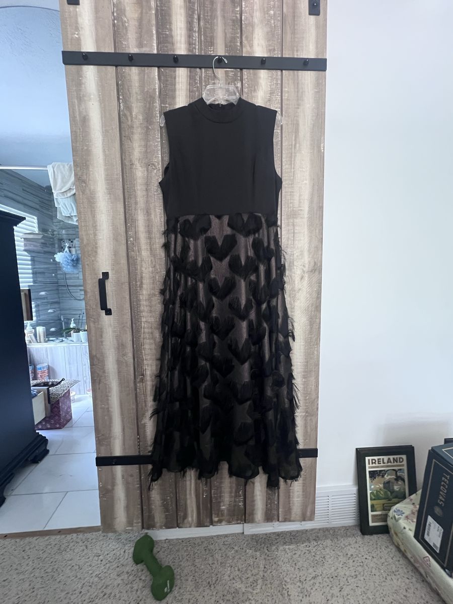 Vicki & Lucas Black Sleeveless Midi Dress with Metallic Star Pattern and Fringe Detail, XL/16