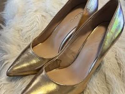 Aldo Choewia Gold Pumps Heels - Size 8