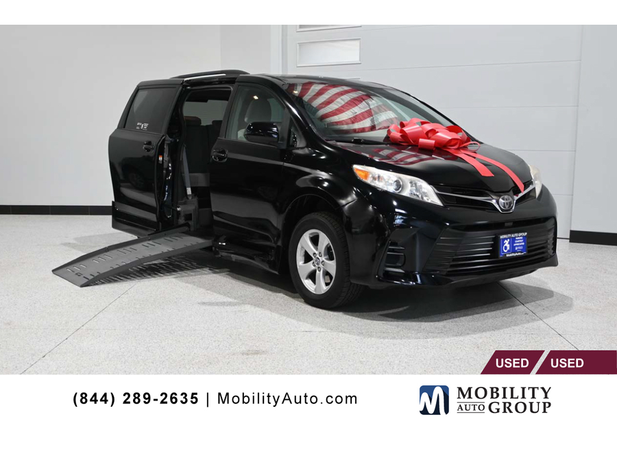2018 Toyota Sienna LE Mobility 7-Passenger
