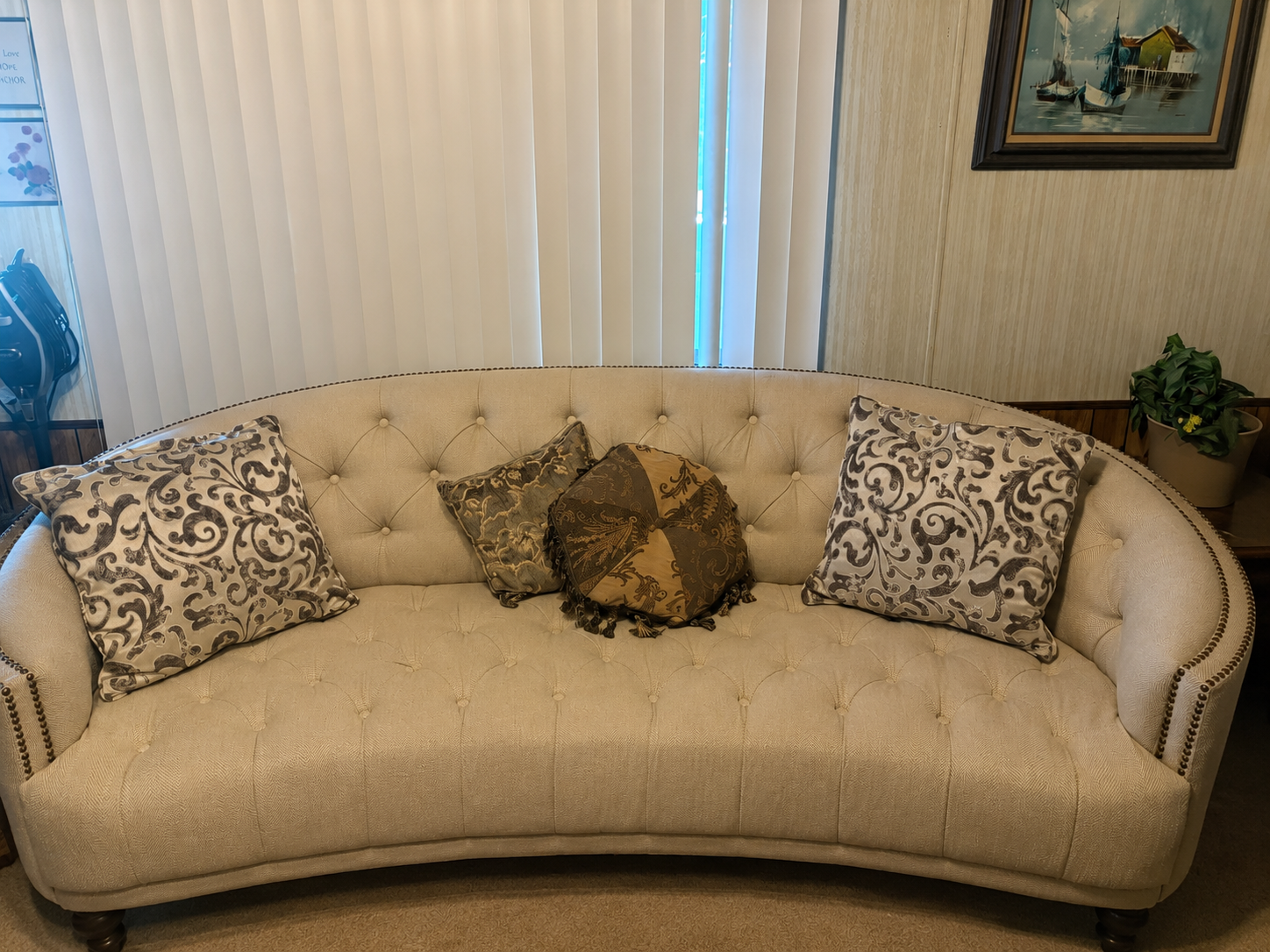 Curved Chesterfield-style Conversation Sofa