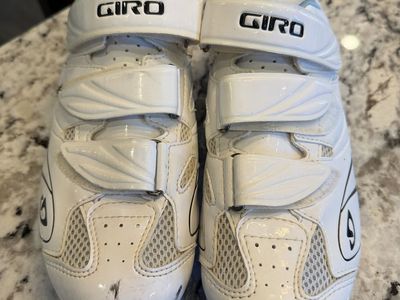 Giro cycling shoes - women’s 10