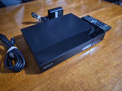 Sony BDP-S3700 Blu-ray DVD Player WiFi HDMI Remote Tested. Excellent Conditions!