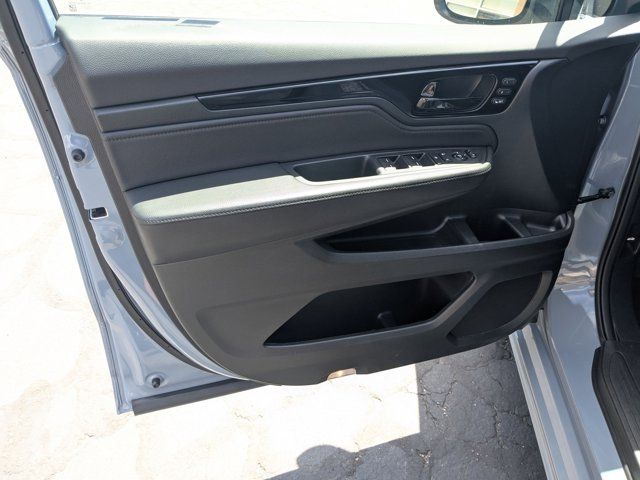 Main image 12