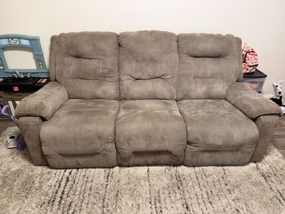 Reclining Sofa/Loveseat with cupholder