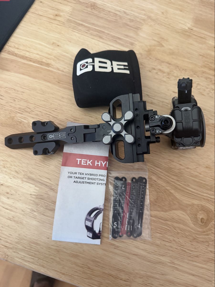 CBE Tek Hybrid Pro Single Pin Slider Bow Sight w/ Dovetail Mount & Light, Green .010 Pin
