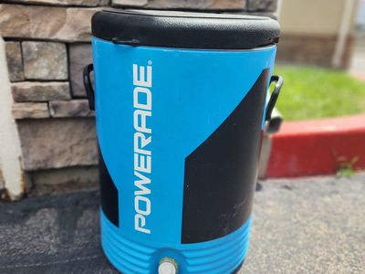 Powerade liquid despenser