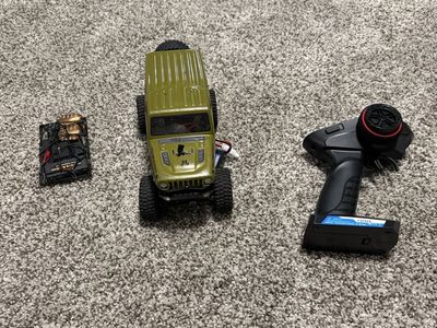 RC Crawler with Remote Control - Olive Green