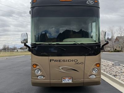 2008 Mandalay Presidio 38D Bunk House, 360-HP Cummins 8.3L ISC Engine (1,050 lb. ft. of torque) Bunks