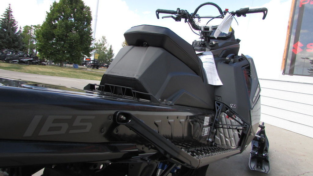 2025 Polaris® 850 PRO RMK 165 Shadow Gray / Gloss Black