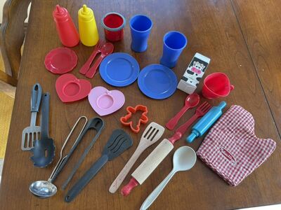 Set Of Kids Play Dishes