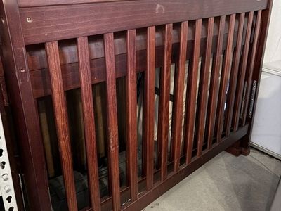 Free Crib (No Hardware)