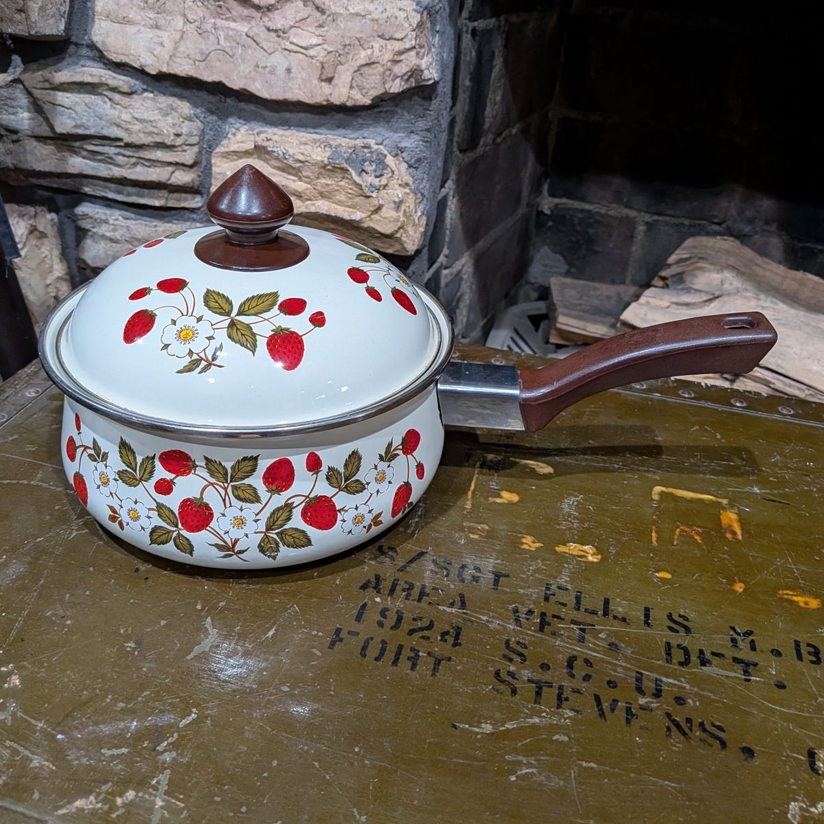 Sheffield Strawberries 'n Cream vintage saucepan