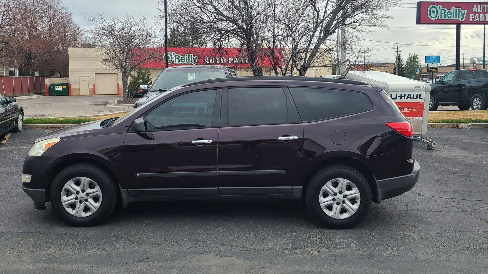 2009 CHEVROLET TRAVERSE LS