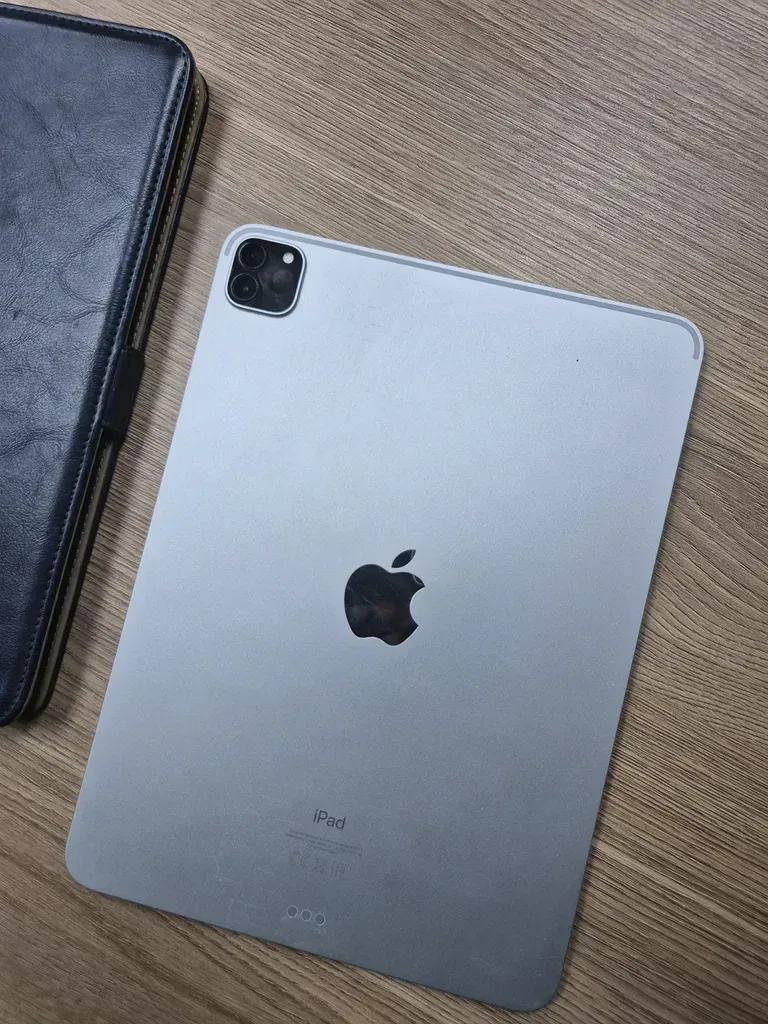 Apple 11-inch iPad Pro 3rd Gen (Wi-Fi, 256GB) - Space Gray