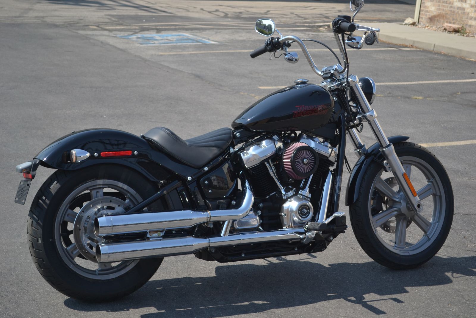 2023 Harley Davidson Softail Standard - ONLY 450 MILES - Chrome Street Bob