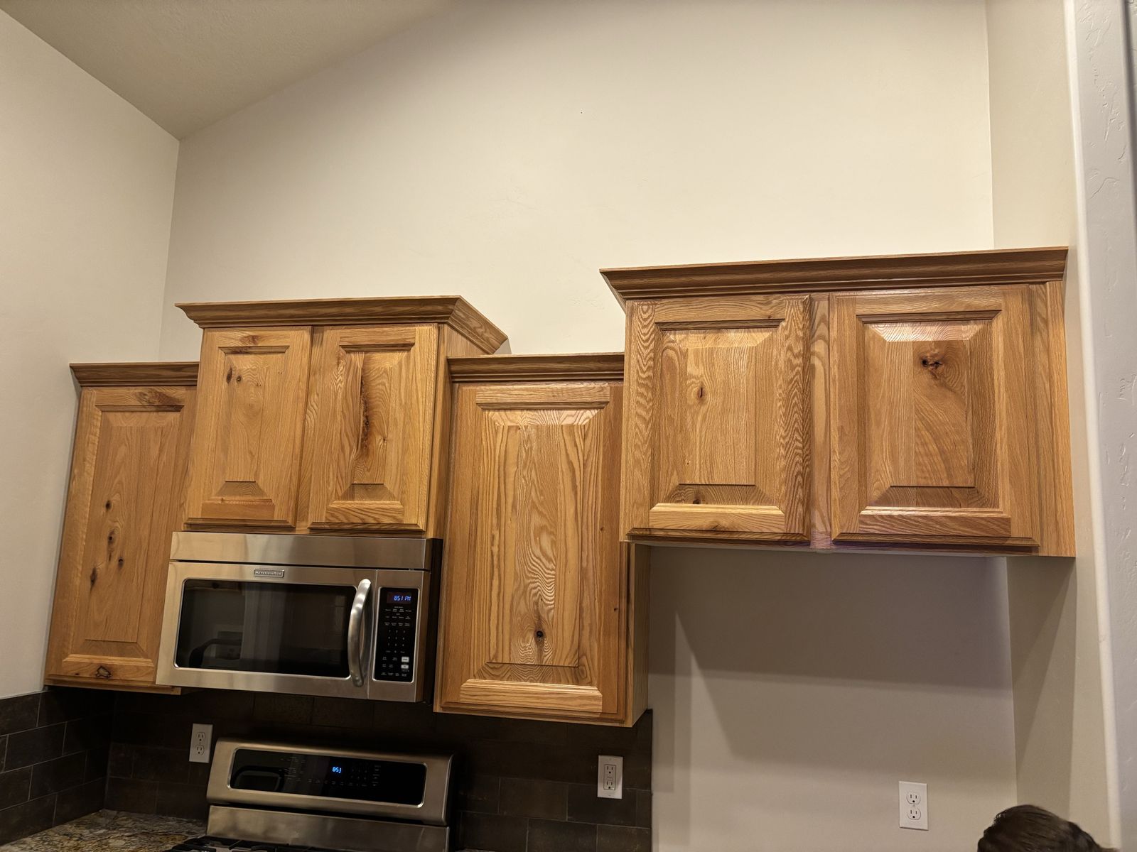 Hampton Knotty Oak Kitchen Cabinets