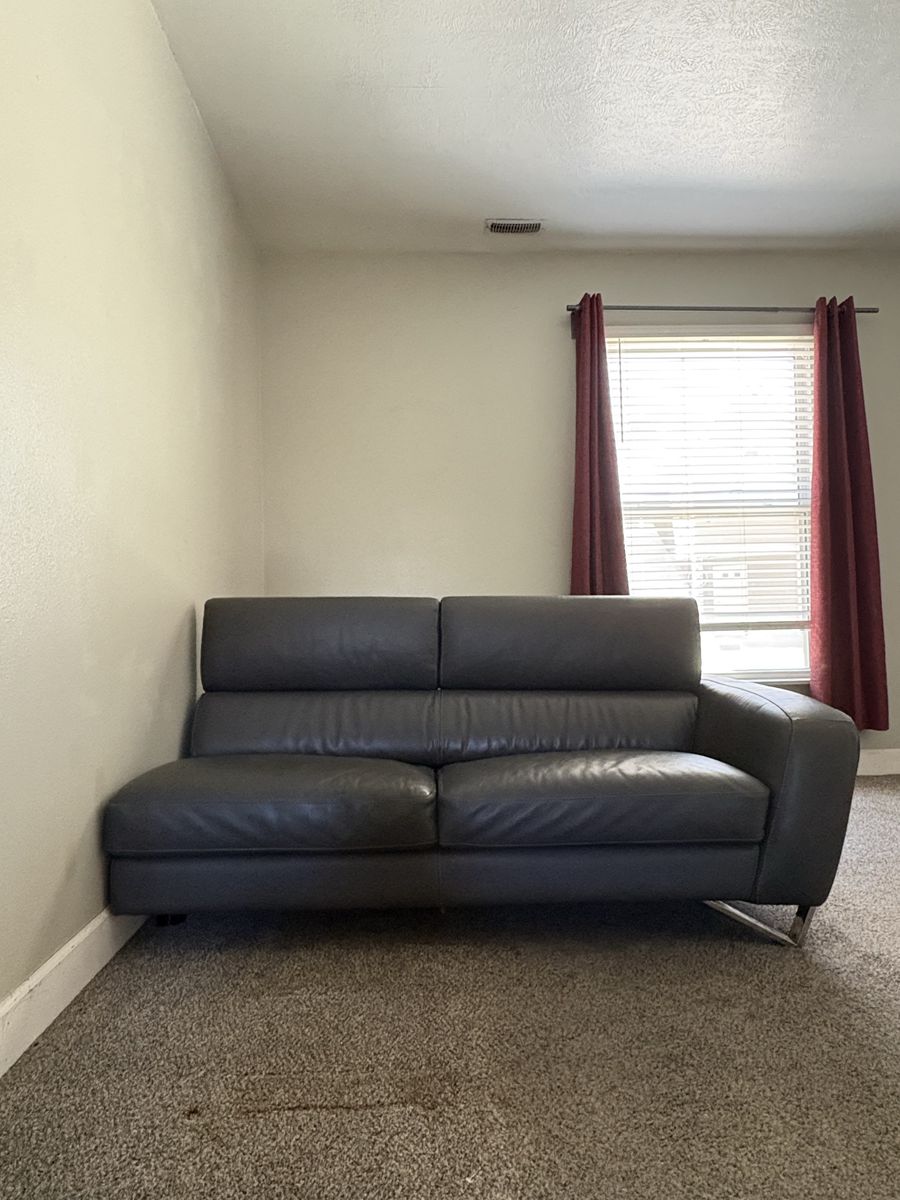 Main image 4