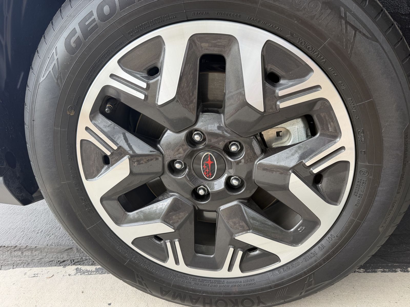 Yokohama Geolandar Tires Set.  225 60R17.   3500 miles on them
