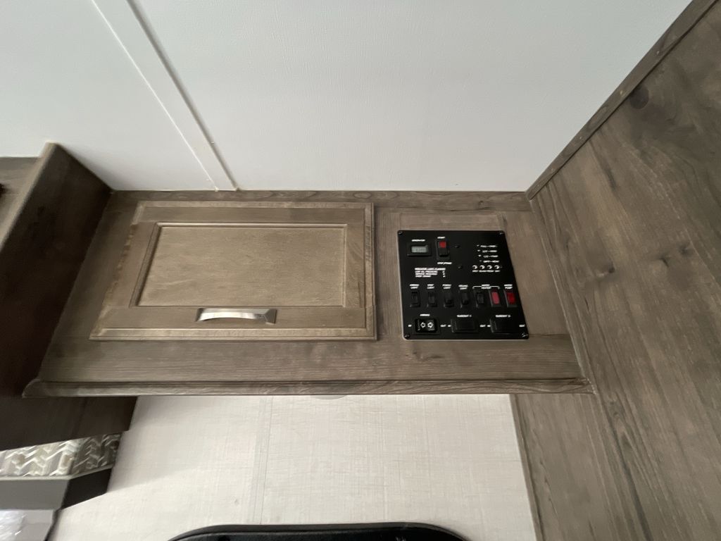 Main image 33