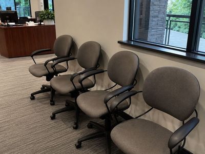 Set of 4 Rolling Office Chairs with Gray Fabric and Arms