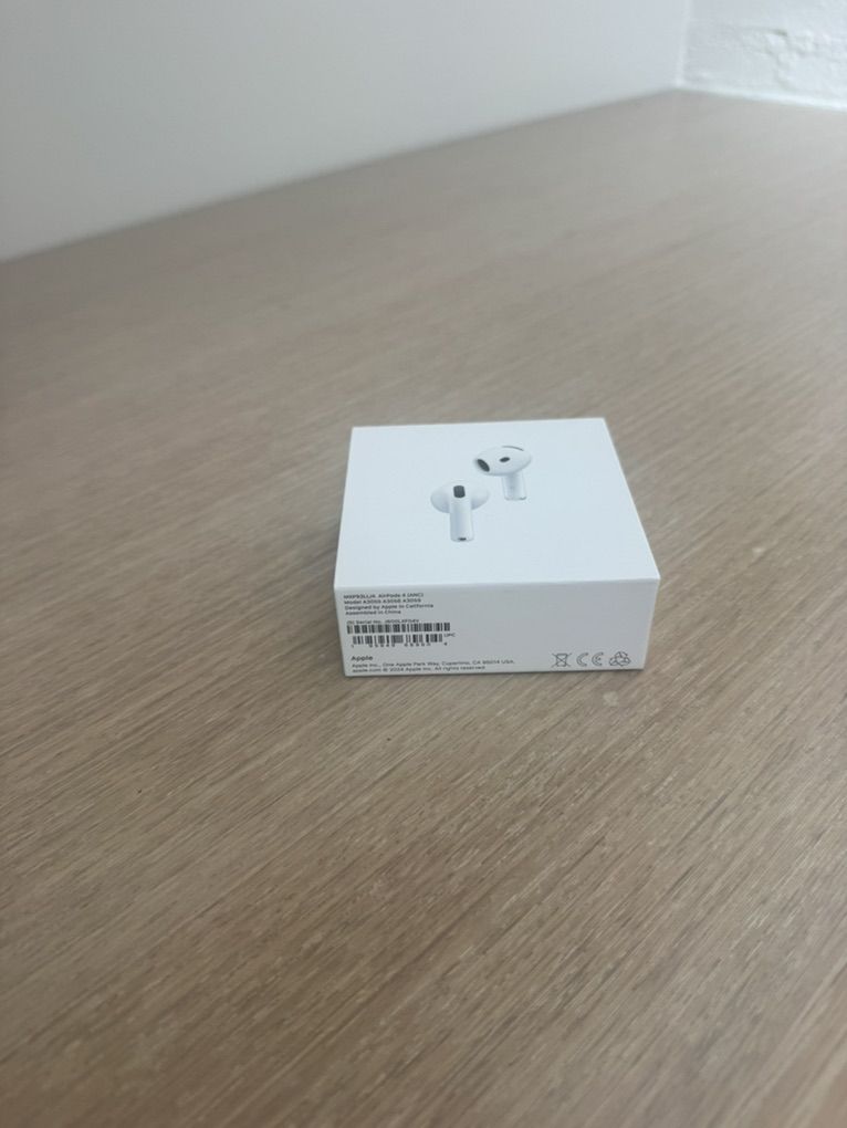 Apple Airpods 4g In-ear Headphones (still in box)