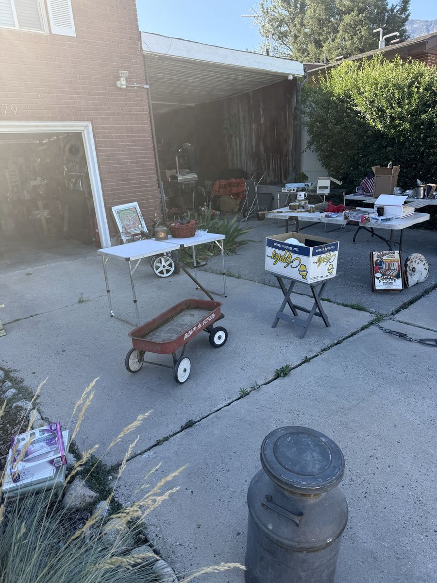 Yard Sale East Millcreek 3379 s Los Altos (3370 e)