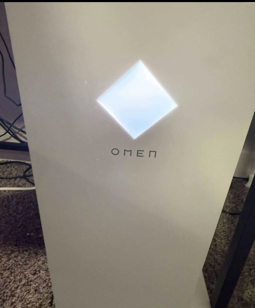 HP OMEN 25L Gaming Desktop + 24" Sceptre Monitor + Gaming Keyboard
