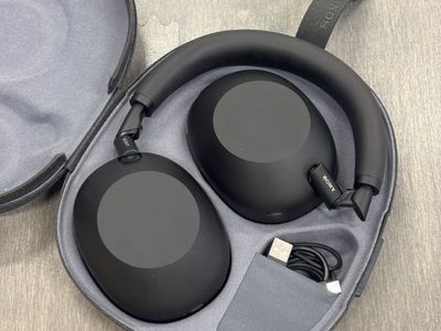 Lightly used Sony WH1000XM6 headphones
