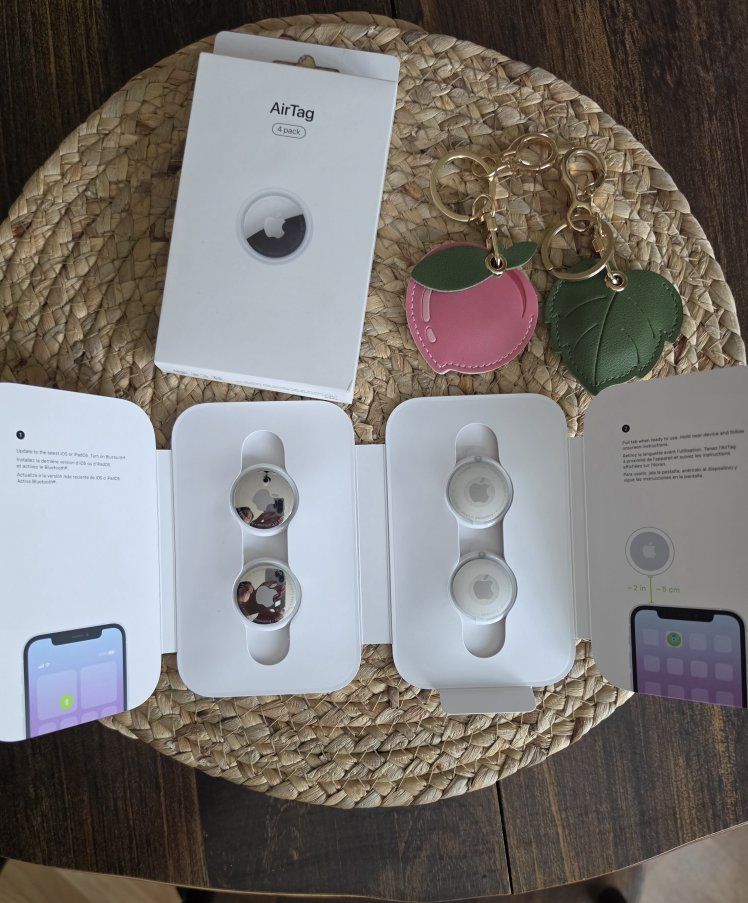 Apple AirTag 4-Pack with 2 Bonus Keychains - Track Your Valuables with Precision