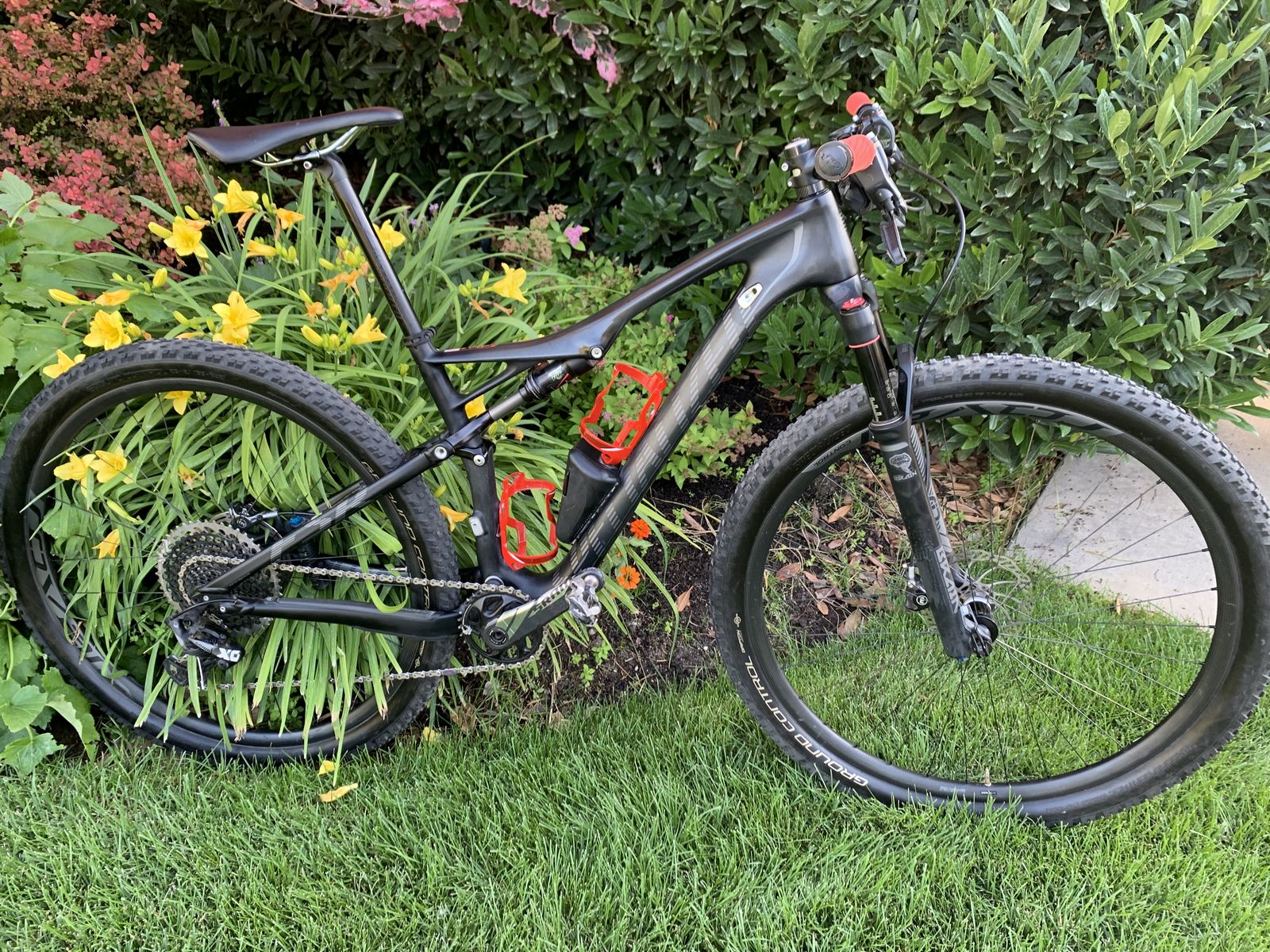 Specialized Epic Expert Carbon 29 – XO Eagle – Carbon Wheels