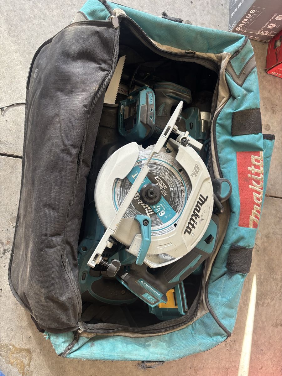 Makita Power Tool Set