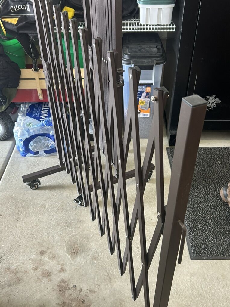 Portable/Expandable Yard Gate/Fence